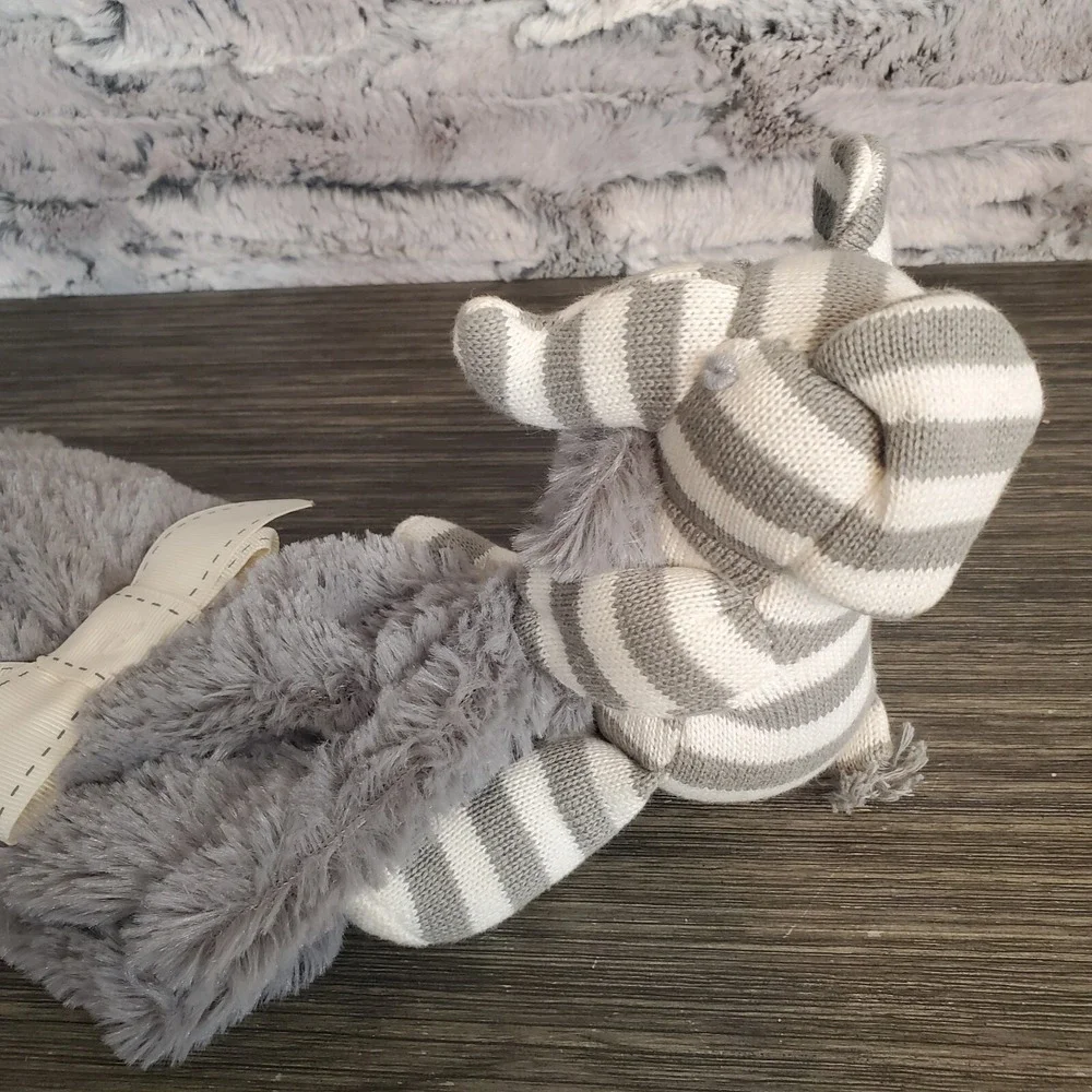 NUBY Gray Striped Knit Elephant Holding Gray Furry Lovey Security‎ Blanket NEW